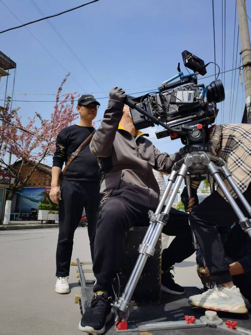 黑山县广告片拍摄：快消品牌爆款之选，网感内容适配社媒传播！